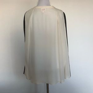 PAR-T526 BLACK STRIPED EMBLEM BLOUSE